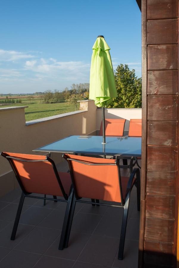 Eliza 1 Birdland Golf Apartman Buk Ngoại thất bức ảnh